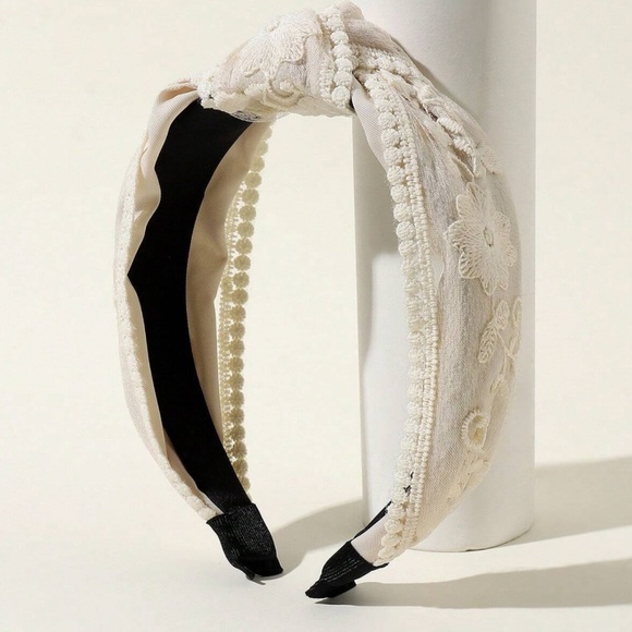 Boho Floral Lace Romantic Headband - Picture 7 of 13